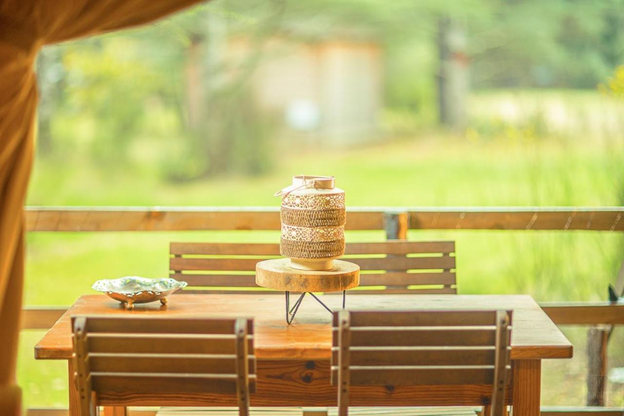 Domaine De La Vitarelle Glamping Villaniere Екстер'єр фото