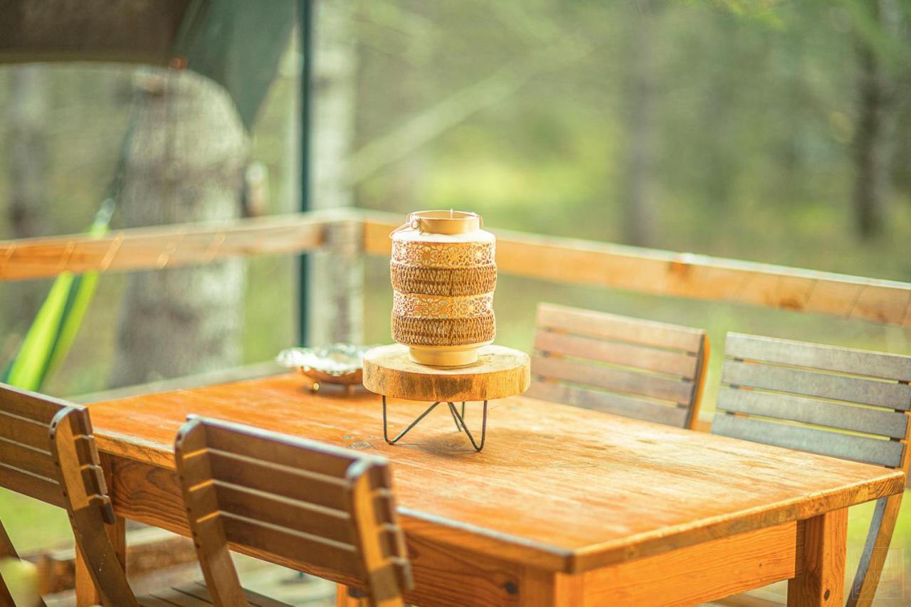 Domaine De La Vitarelle Glamping Villaniere Екстер'єр фото
